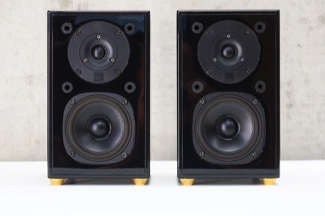 DALI Royal MenuetII/B Bookshelf Speaker Pair 2WAY2SP Black 70Hz-25kHz Used