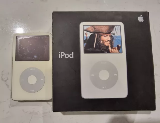 Apple iPod Classic 5th Generation 30GB White With Box