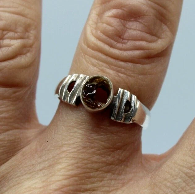 Bague Ancienne En Argent Massif Et Ambre De La Baltique - Occasion - Style Vintage