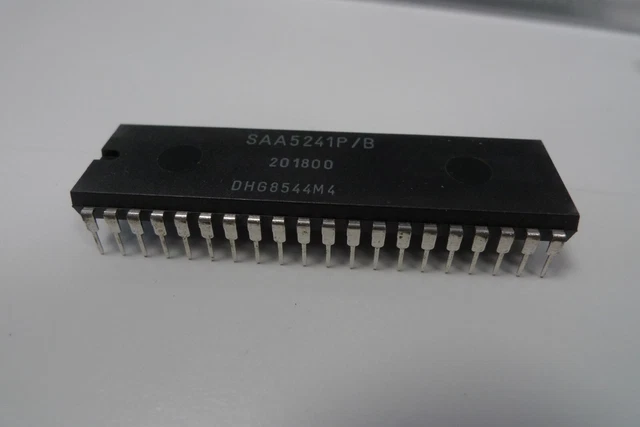 Circuit Intégré PHILIPS SAA5290PS/144 - 2 Pièces, NOS (New Old Stock), Format DIP52, Neuf