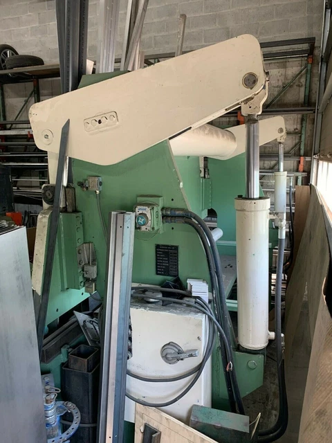 Accurpress Hydraulic press brake 10 ft. x 80 ton **NEGOTIABLE**