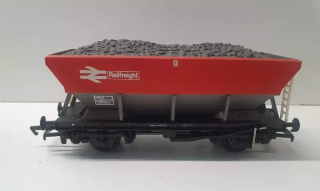 Bachmann 33-551A 46 Ton GLW HEA hopper wagon in Railfreight livery 360694 load