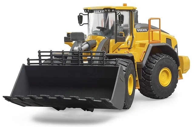 Une chargeuse sur pneus Volvo L260H livrée à la carrière par bateau