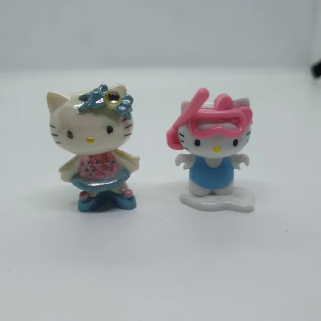 Sanrio Hello Kitty Kawaii Mini Figures Cute White Cat with Bow and Goggles