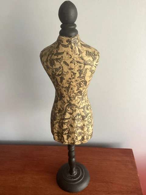 Buste Et Deux Bras De Poupée Ancienne (vers 1900) - Pièces Détachées Collection