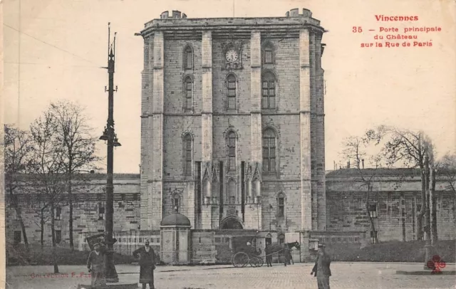 CPA VINCENNES porte principale du château sur la rue de Paris