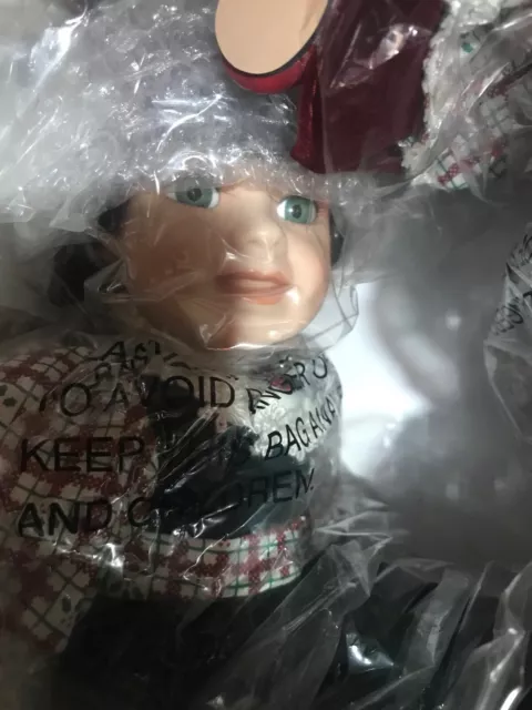 The Heritage signature Collection Stephanie Sabrina Dolls Porcelain New In Box