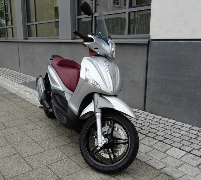 Piaggio Beverly 350 Sport Touring ABS