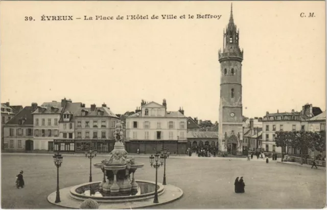 CPA EVREUX La Place de l'Hotel de Ville et le Beffroy (1149217)