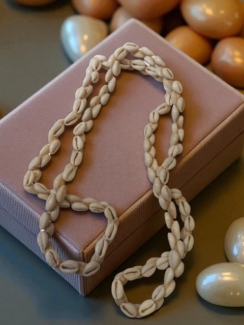 Collier Vintage En Gros Coquillages - Bijou Rétro Original, Occasion Avec Traces D'usure