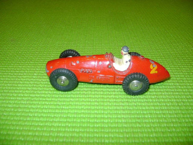 DINKY TOYS Meccano France 23J FERRARI 500 F2 Calandre quadrillée