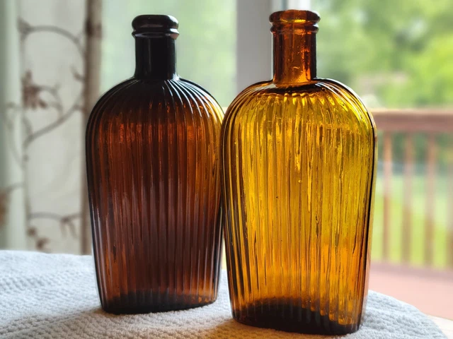 2 Old Pint Golden Amber Side Strap Ribbed Louisville Whiskey Flask Bottle Crisp
