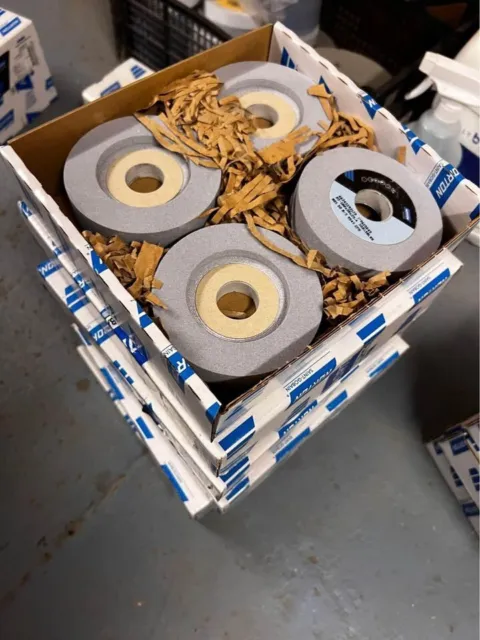 Norton grinding wheels 100x20x25.4mm new each