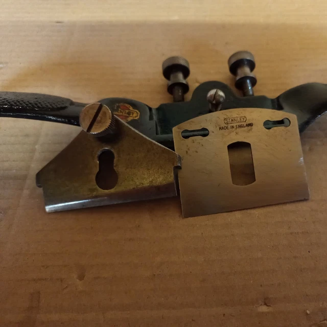 2 Vintage STANLEYSpokeshave 1 flat bottom 1 curved  Carpenters Tool 4