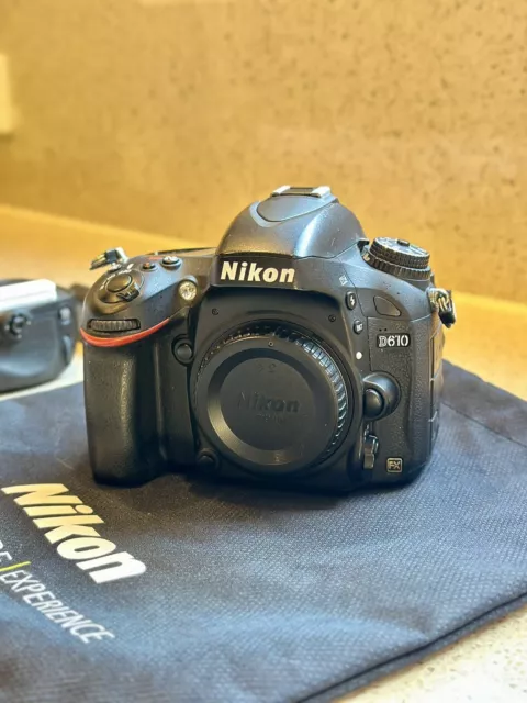 Nikon D610 24.3 MP Digital SLR Camera + vertical Grip