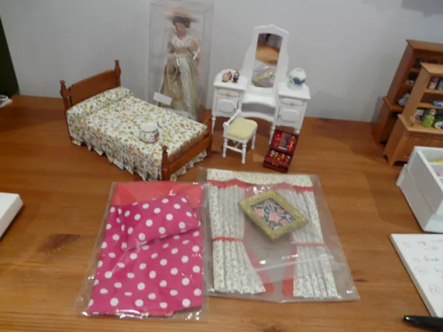 MAD SALE! Beautiful 1/12th dolls house bedroom furniture brand new boxed 9 items