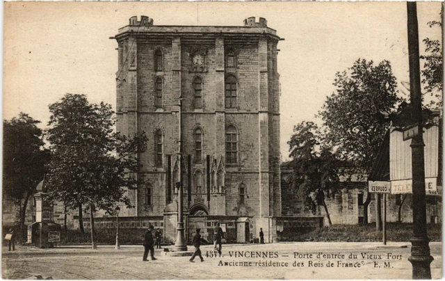CPA Vincennes Porte entree du vieux Fort (1347371)