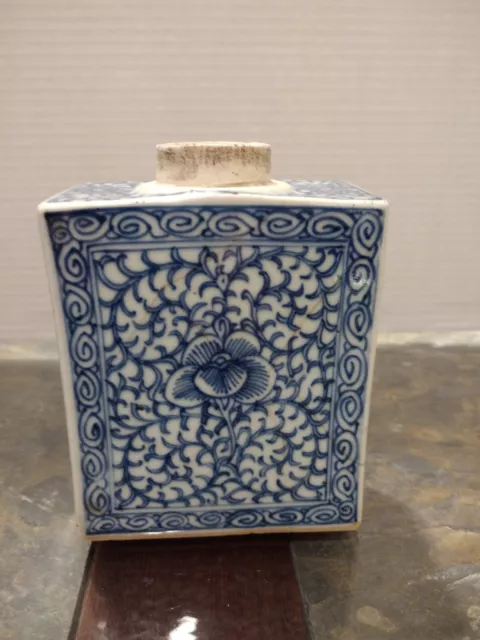 Antique chinese blue and white porcelain tea caddy