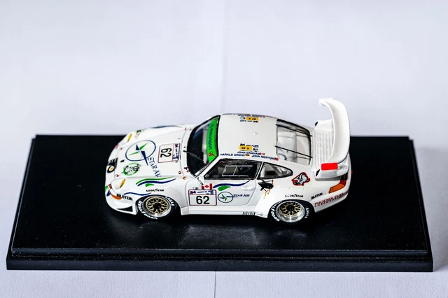 Porsche 911 GT2 type 993 Le Mans 1999 n° 67 Fat turbo 1/43 Spark S4450