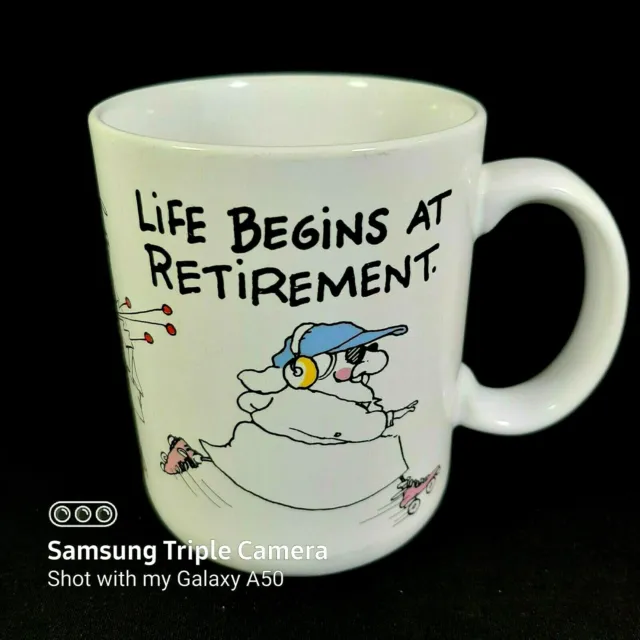 Hallmark Shoebox Greetings Coffee Mug Life Begins at RETIREMENT Vintage 1987