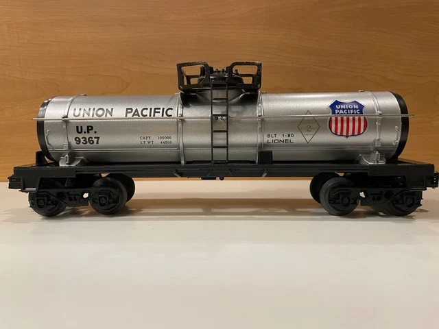 O Scale Lionel UP Union Pacific Tanker Car - #9367 O Scale Lionel UP Union Pacific Tanker Car - #9367
