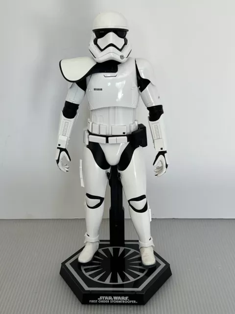 Hot Toys First Order Stormtrooper Squad Leader MMS316 Star Wars 1/6 Scale Figure