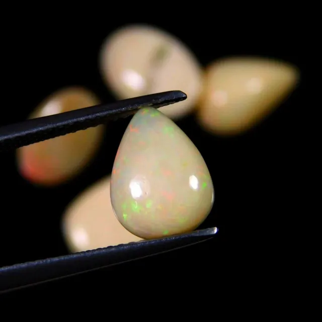 Cabochon di pietre preziose sciolte a forma mista di opale etiope naturale...