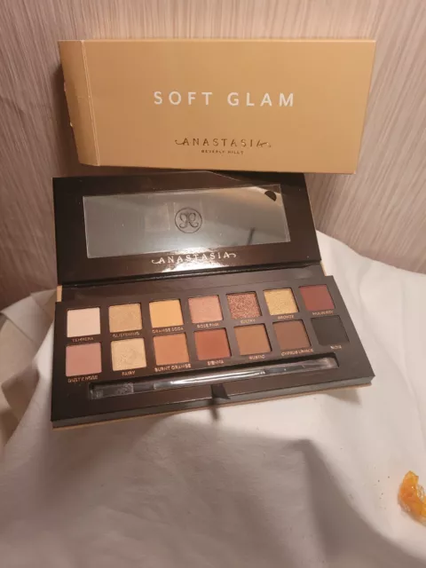 Anastasia Beverly Hills Soft Glam Eye Shadow Palette