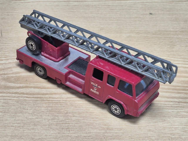 Solido demontable camion pompier moteur ok france - Collection