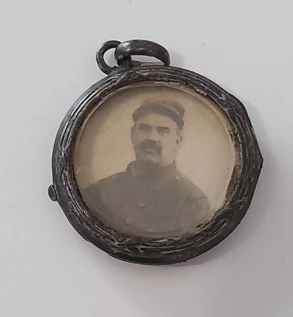 ancien pendentif reliquaire porte photo de soldat poilu guerre 1914 1918
