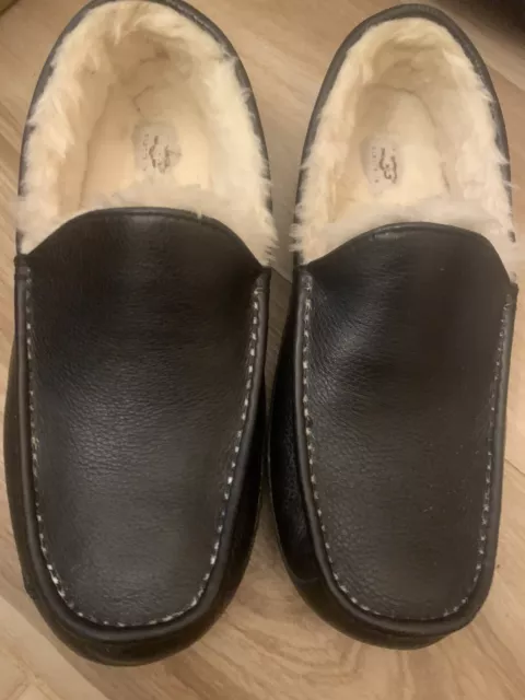 Ugg Australia “Ascot” Leather Shearling Slippers Black Mens Size  13  S/N 5379B)