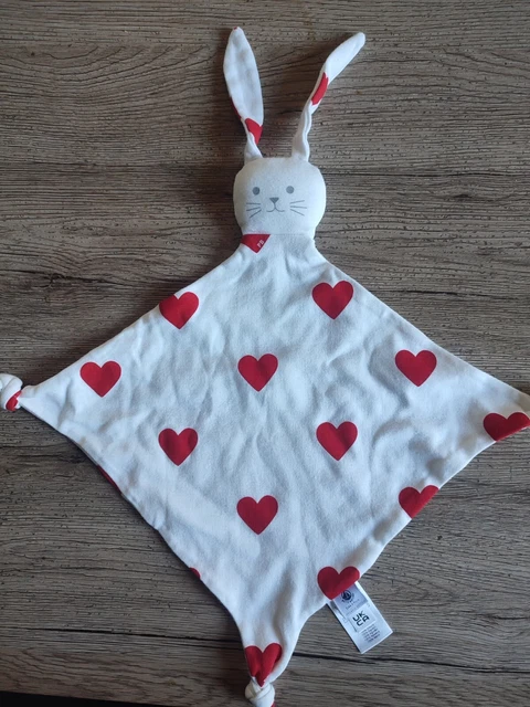 doudou plat lapin blanc coeur rouge PETIT BATEAU  état NEUF