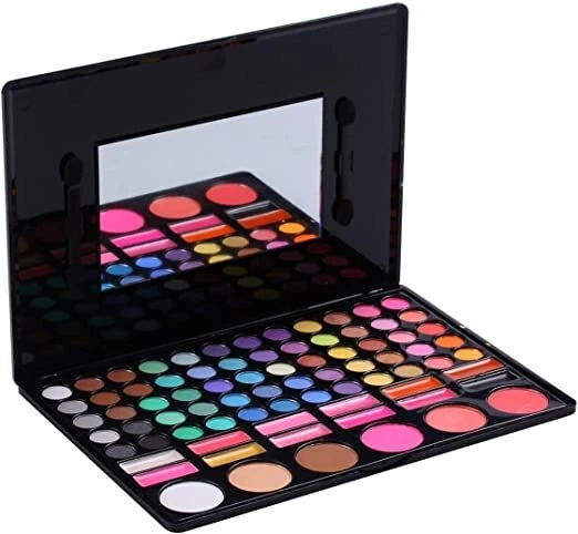 Kit per trucco, fard e palette di ombretti, prodotto cosmetico, colori luminosi