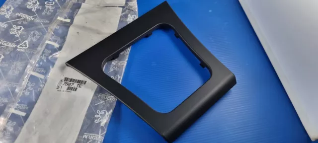 Cache contour de levier de vitesse pour PEUGEOT 405 Phase 2 NEUF d'origine