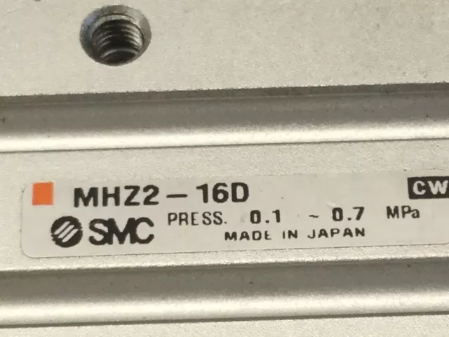 MHZ216D        - SMC -          MHZ2-16D /      Pince pneumatique 2 doigts  USED 3