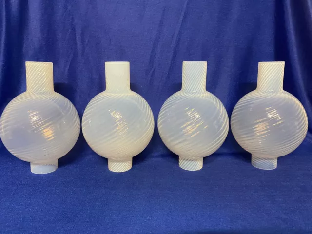 Lot de 4 globes opalescents pour lampe , lustre