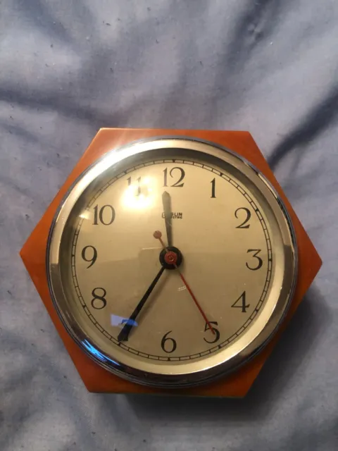 Vintage Phenolic/Catalin Goblin Electric Clock - Great condition - No Cable
