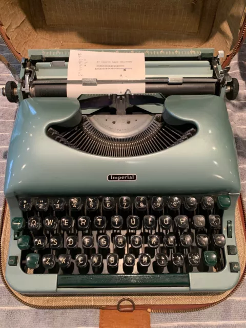 Imperial “Good Companion” Vintage Typewriter 1960's - Excellent Condition