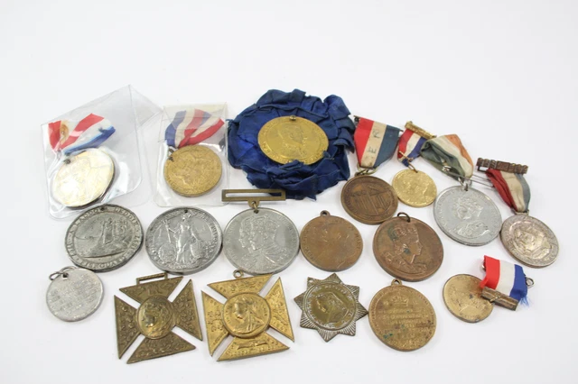 Royal Collectables Medals Medallions Fobs Antique Vintage Inc Victoria Etc x 18