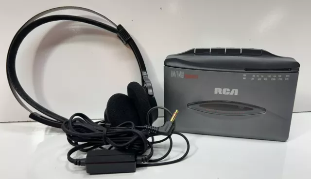 RCA Walkman AM/FM Stereo Radio Cassette Player Bass Boost RP-1820A W/ Headphones