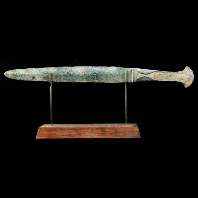 Near Eastern bronze short sword Y4107
