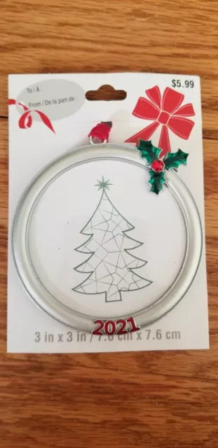 NEW Studio Decor 2021 round Christmas Picture Frame Ornament w/Holly