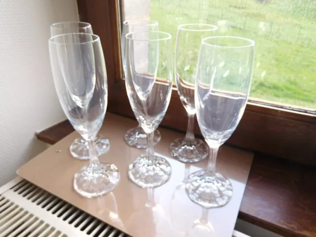 6 flutes a champagne en cristal