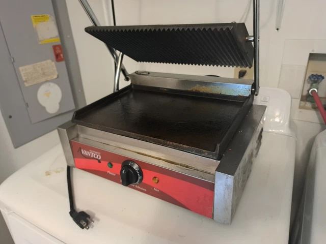 Avantco Commercial Panini Sandwich Press Grill - Countertop Restaurant Equipment