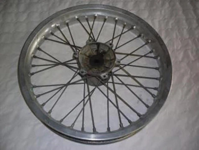 Jante avant origine pour moto Peugeot 50 XP6 1997 Occasion