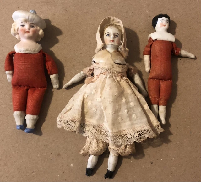 COLLECTION OF 3 x ANTIQUE MINIATURE PORCELAIN BISQUE DOLLS c1900