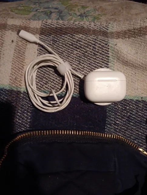 Apple AirPods 2da generación con almohadilla de carga inalámbrica