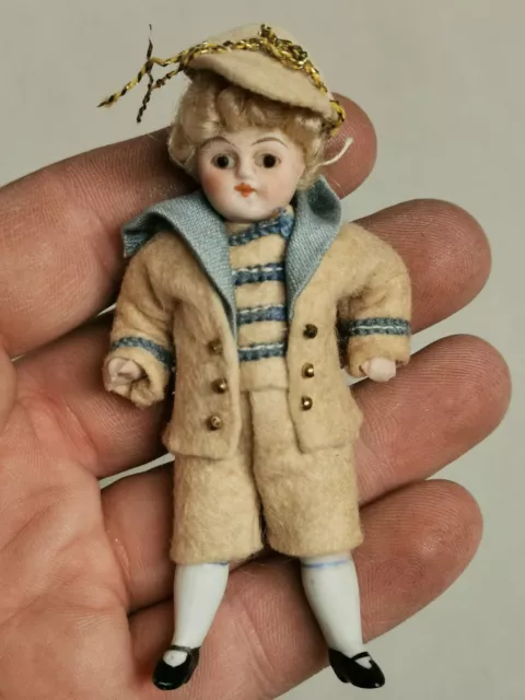 lot de 2 poupées miniatures anciennes Mignonettes en Porcelaine  . ANTIQUE DOLL 2