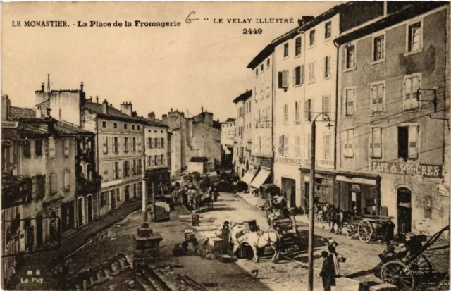 CPA Le MONASTIER - La Place de la Fromagerie Le VELAY Illustre (517583)