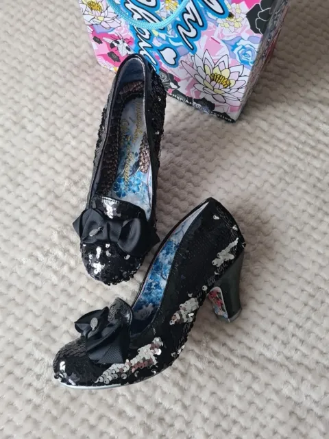 Meile Irregular Choice Retro Floral Mid Heel in Red